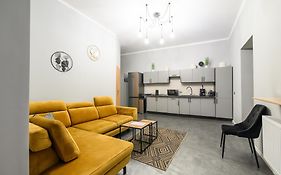 Room8 Apartments By Cracovia Prime